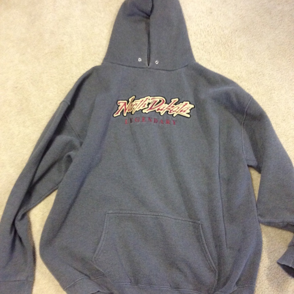 Men’s Hoodie Gray North Dakota